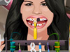 Селена Гомез лечит зубы